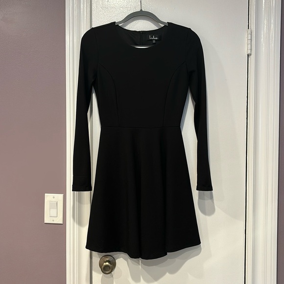 Lulus Dresses & Skirts - Lulus Black Peplum dress